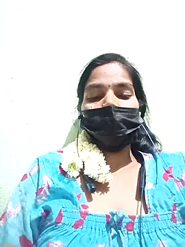 Snapshot of anusiya01 chatting on 09.26.25 anusiya01 online show from 09.26.25