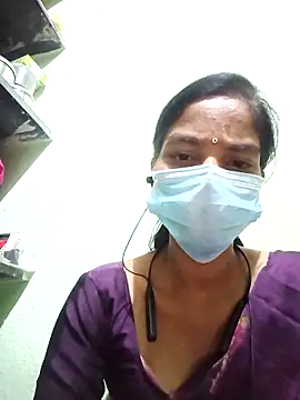 Snapshot of anusiya01 chatting on 10.06.25 anusiya01 online show from 10.06.25