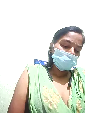 Snapshot of anusiya01 chatting on 10.10.25 anusiya01 online show from 10.10.25