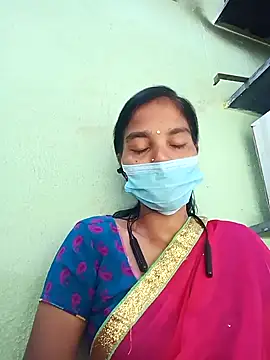 Snapshot of anusiya01 chatting on 10.12.25 anusiya01 online show from 10.12.25