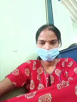 Snapshot of anusiya01 chatting on 10.13.25 anusiya01 online show from 10.13.25