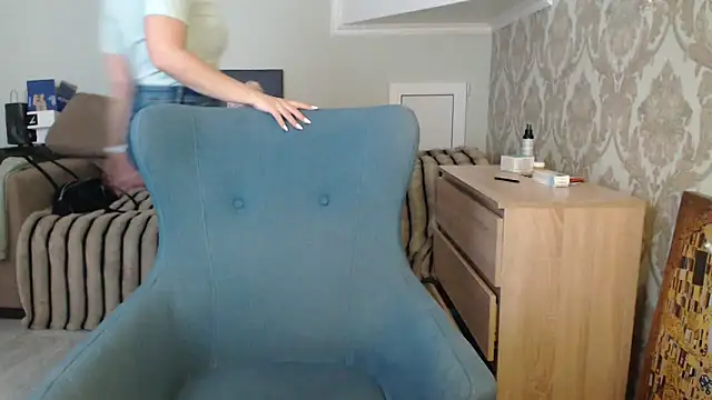 Snapshot of Mallinia chatting on 04.03.26 Mallinia online show from 04.03.26