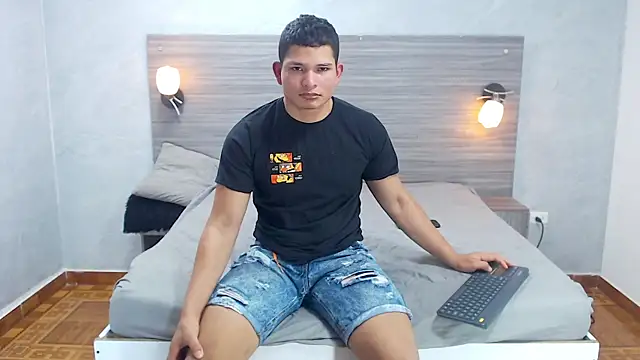 Loony Zion online show from 10.06.25