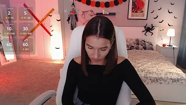 Bellla Haddid online show from 10.26.25