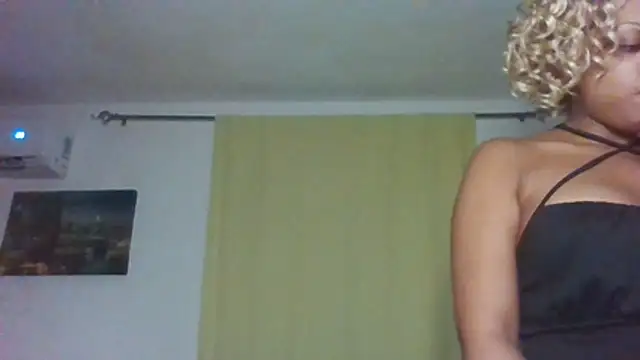 Snapshot of thekelliecapri chatting on 07.03.26 thekelliecapri online show from 07.03.26