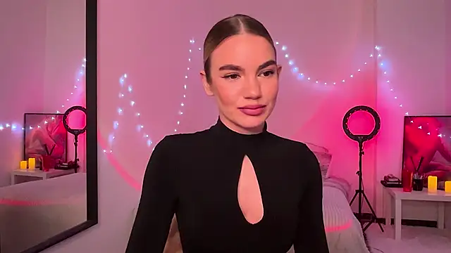 Heidi11 online show from 01.12.25