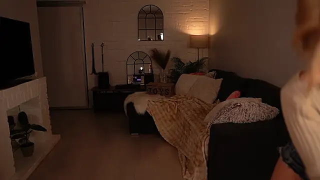 Snapshot of Heidi11 chatting on 03.04.26 Heidi11 online show from 03.04.26