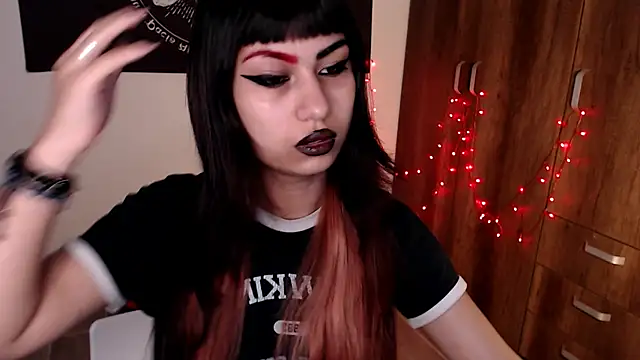 Snapshot of Little-Lucifer chatting on 04.05.26 Little-Lucifer online show from 04.05.26