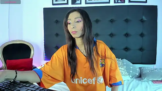 SaraDreamss online show from 01.06.25