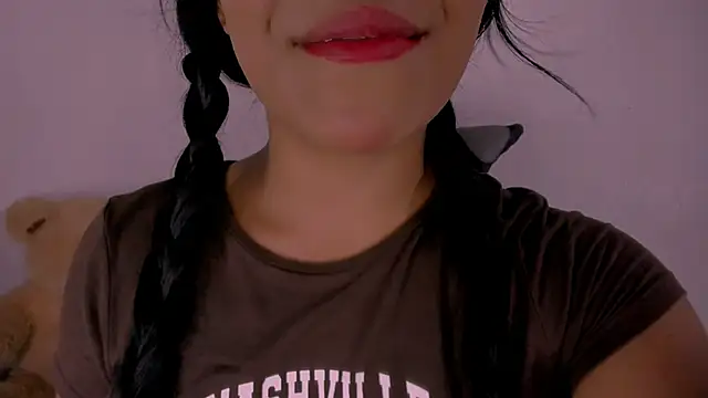 Snapshot of veky_saliva01 chatting on 11.14.25 veky saliva01 online show from 11.14.25