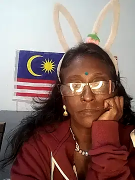 mamakarma1403 online show from 10.22.25