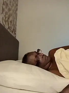 mamakarma1403 online show from 04.17.26