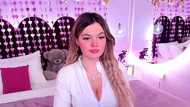 Snapshot of ZaraBloom chatting on 02.14.26 ZaraBloom online show from 02.14.26