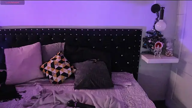 Ghosty Doll online show from 12.14.25