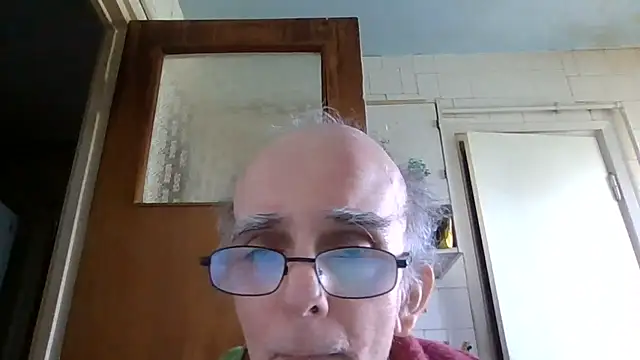 Snapshot of mariusica1@xh chatting on 05.15.26 mariusica1xh online show from 05.15.26