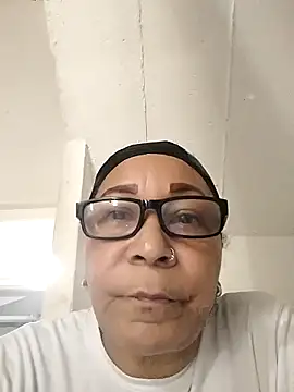 CafeCaliente69 online show from 02.25.25