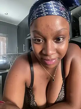 Snapshot of Candy_Love_18 chatting on 02.20.26 Candy Love 18 online show from 02.20.26