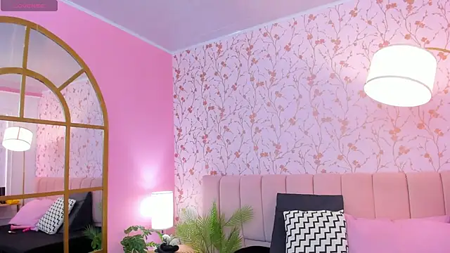 amber-hill online show from 02.25.25