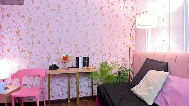 amber-hill online show from 03.10.25