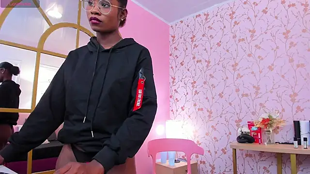 amber-hill online show from 03.11.25