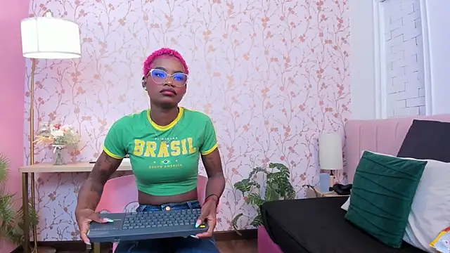 amber-hill online show from 04.15.26