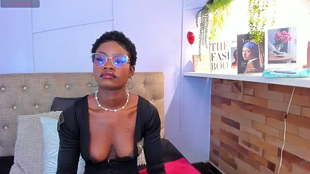Snapshot of amber-hill chatting on 07.18.26 amber-hill online show from 07.18.26