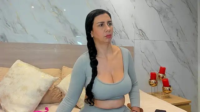 Snapshot of jhasly_am chatting on 06.08.26 jhasly am online show from 06.08.26