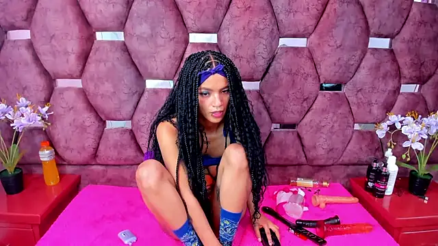 SaraLoveee  online show from 01.28.25