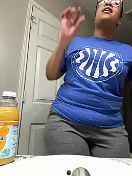 Snapshot of SexyHoneyRedd chatting on 12.07.24 SexyHoneyRedd online show from 12.07.24