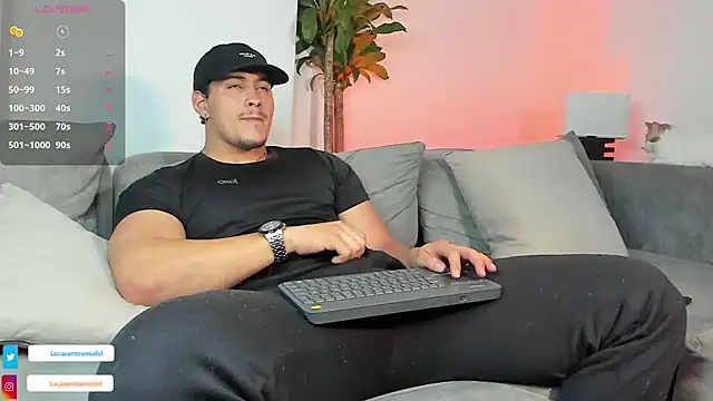 lucasanto  online show from 02.12.25