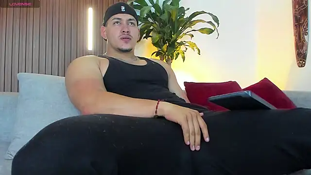 lucasanto  online show from 12.18.25