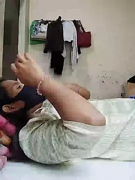 Snapshot of riya190 chatting on 02.06.25 riya190 online show from 02.06.25