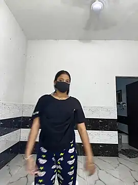 Snapshot of riya190 chatting on 10.11.25 riya190 online show from 10.11.25