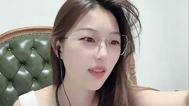 Snapshot of Sweet-Angel999 chatting on 04.29.26 Sweet-Angel999 online show from 04.29.26