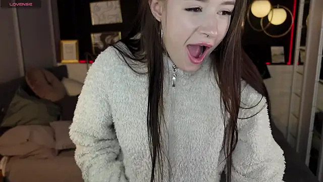 Lily Moonlight online show from 12.25.24