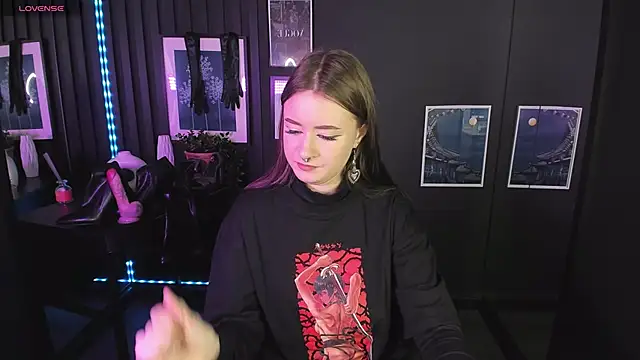 Lily Moonlight online show from 01.14.25