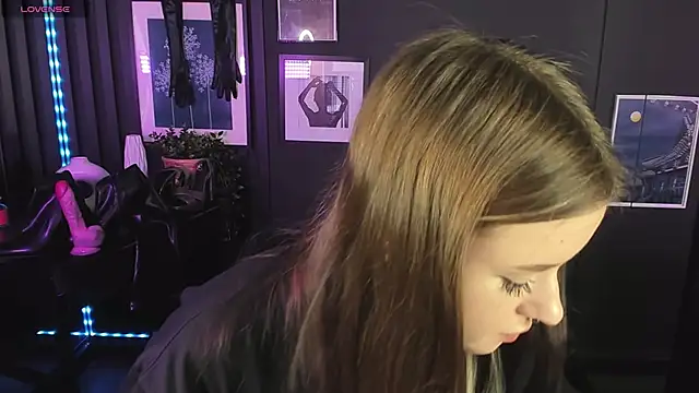 Lily Moonlight online show from 01.14.25