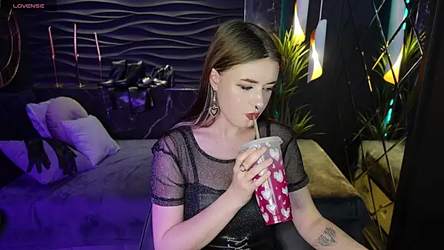 Lily Moonlight online show from 01.15.25