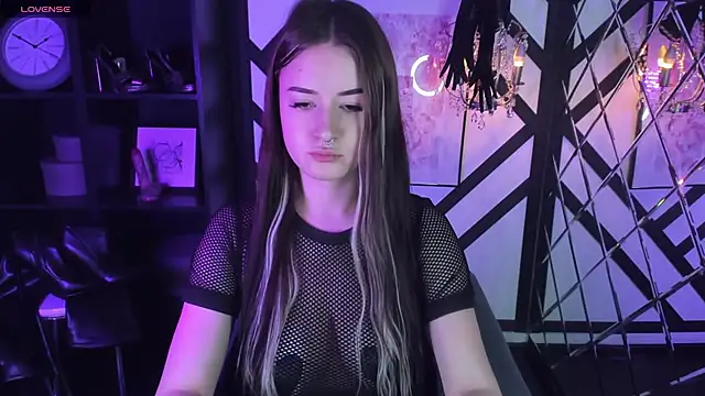 Lily Moonlight online show from 01.23.25