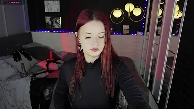 Lily Moonlight online show from 10.01.25