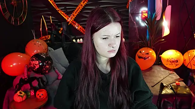 Lily Moonlight online show from 10.30.25