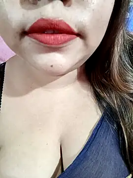 Snapshot of Beautyy38 chatting on 10.14.25 Beautyy38 online show from 10.14.25