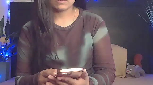 Snapshot of WildRuhi20 chatting on 02.05.25 WildRuhi20 online show from 02.05.25