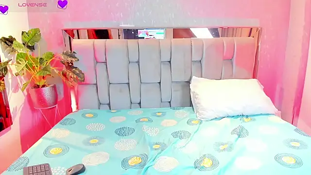 RoseTaylor   online show from 03.27.26