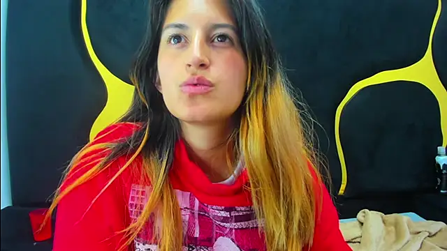 GiaRoussel online show from 03.18.25