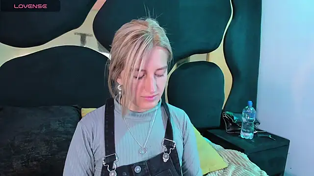 GiaRoussel online show from 03.03.26