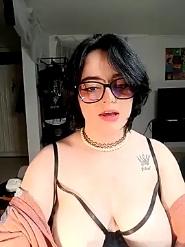 Lin-cute online show from 02.21.25