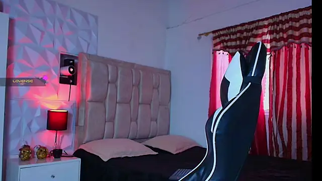 santyago taylor online show from 01.05.25