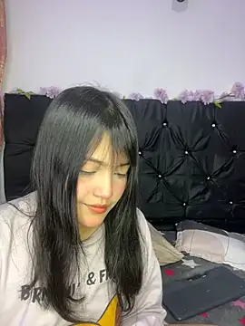 alisson carolina73 online show from 03.18.25