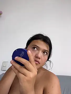 Snapshot of alisson_carolina73 chatting on 04.26.26 alisson carolina73 online show from 04.26.26